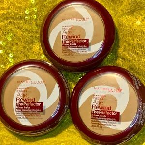 Maybelline Age Rewind Powder Foundation